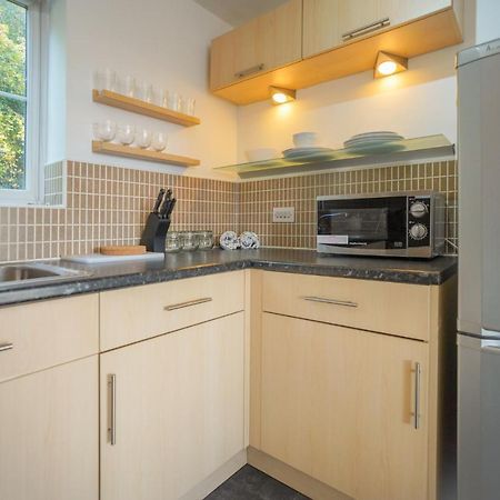 Stylish Apartment With Private Parking Cardiff Exterior foto