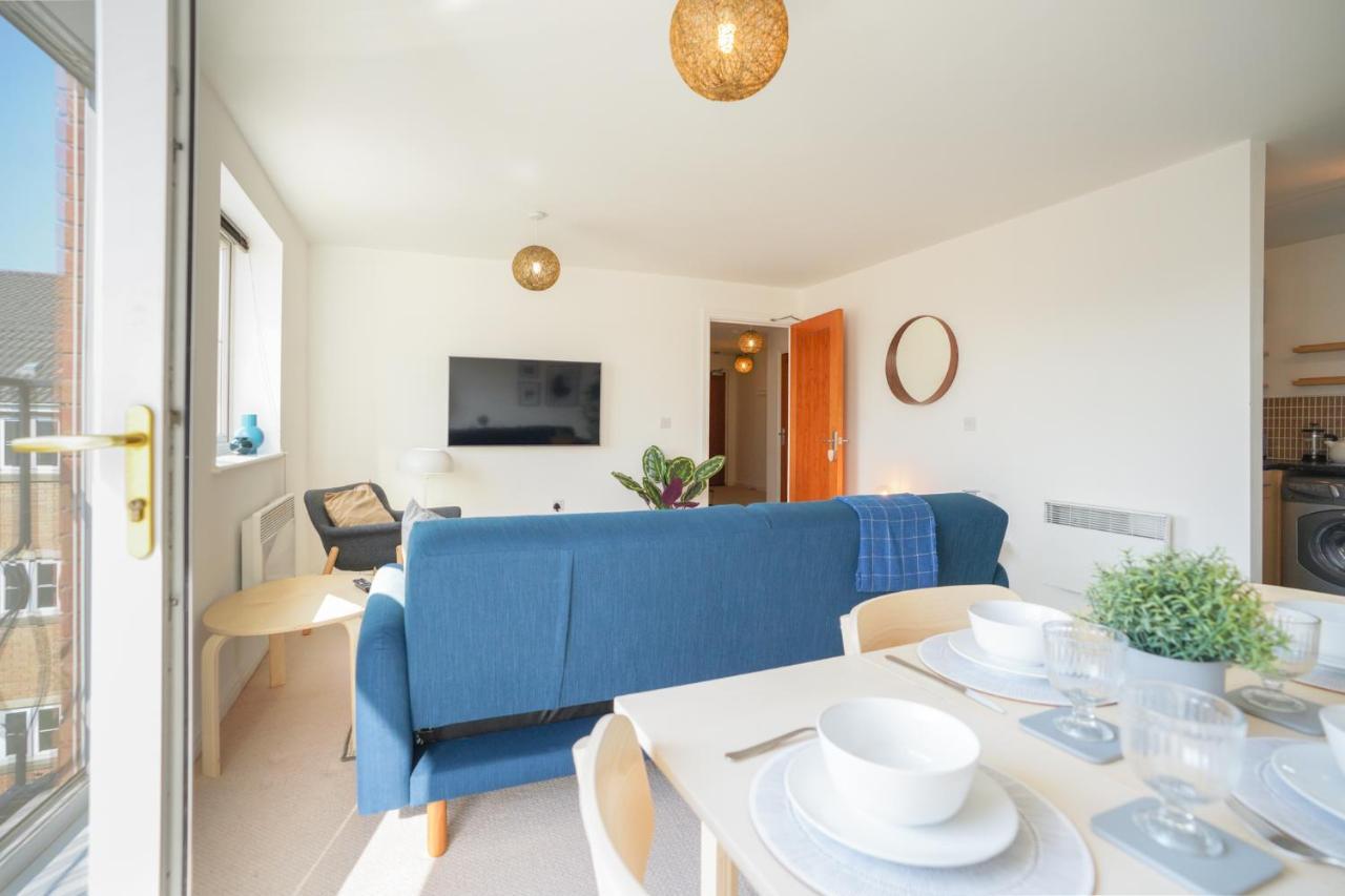Stylish Apartment With Private Parking Cardiff Exterior foto