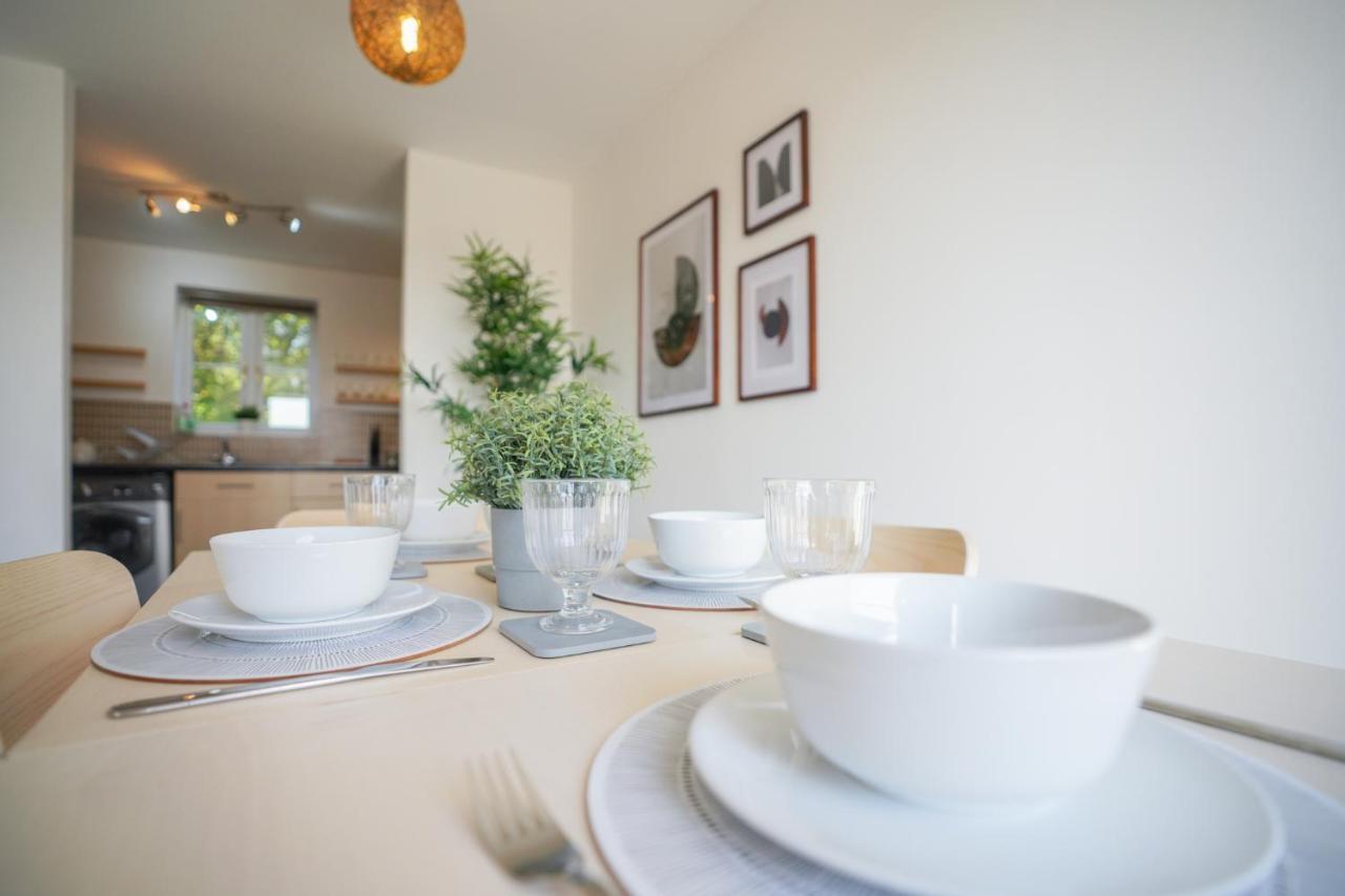 Stylish Apartment With Private Parking Cardiff Exterior foto