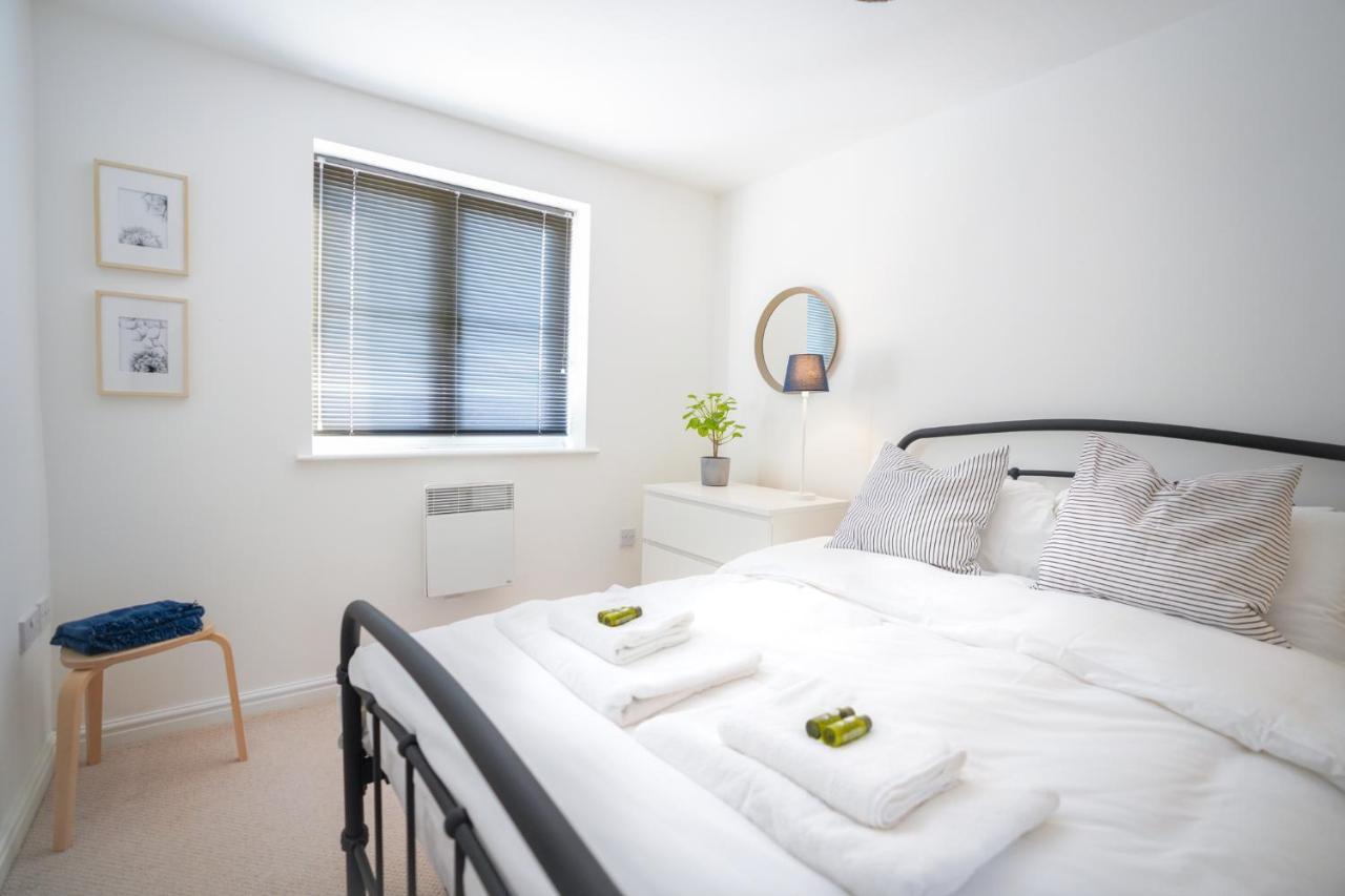 Stylish Apartment With Private Parking Cardiff Exterior foto