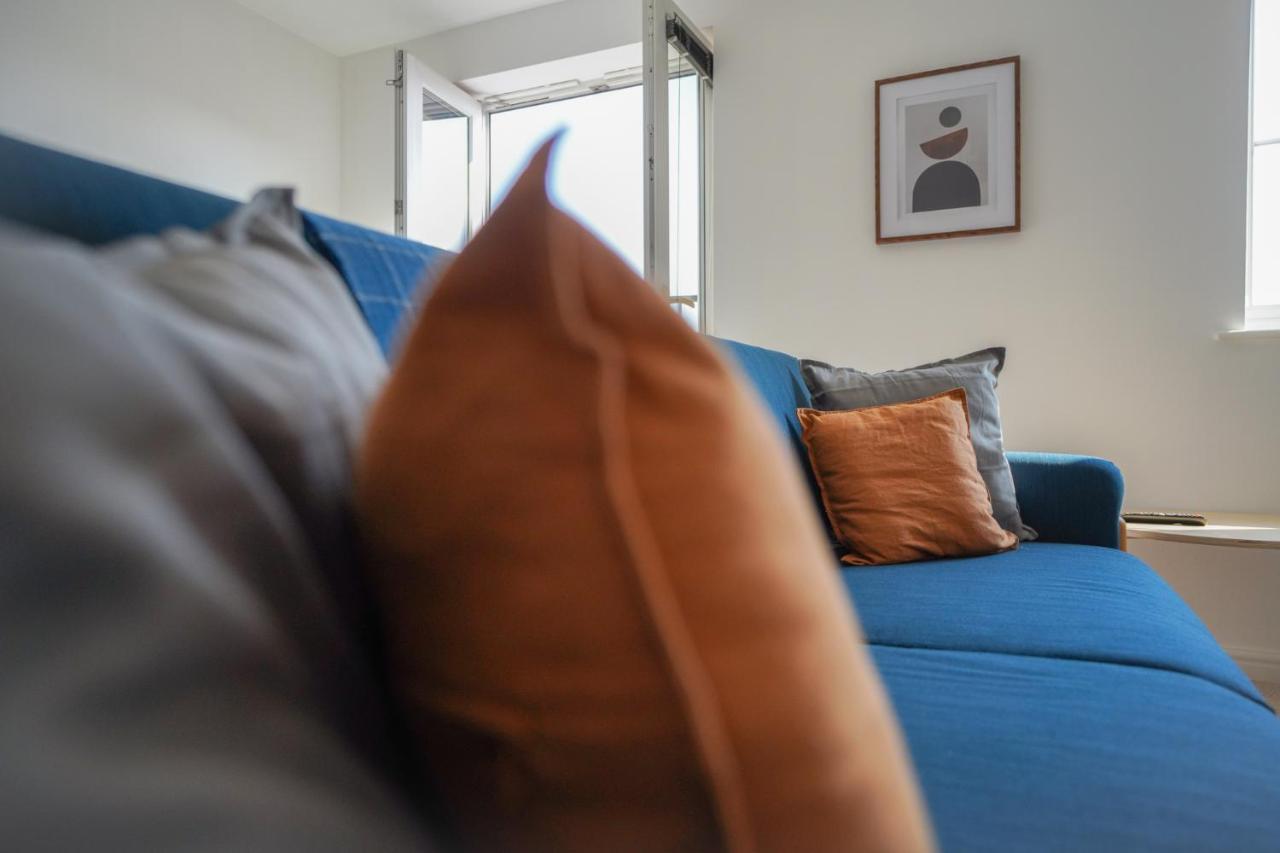 Stylish Apartment With Private Parking Cardiff Exterior foto
